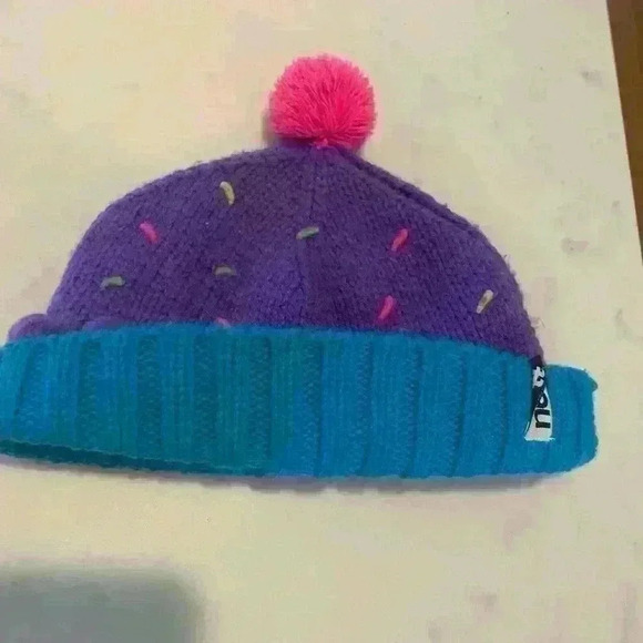 Winter icecream hat - Picture 3 of 5